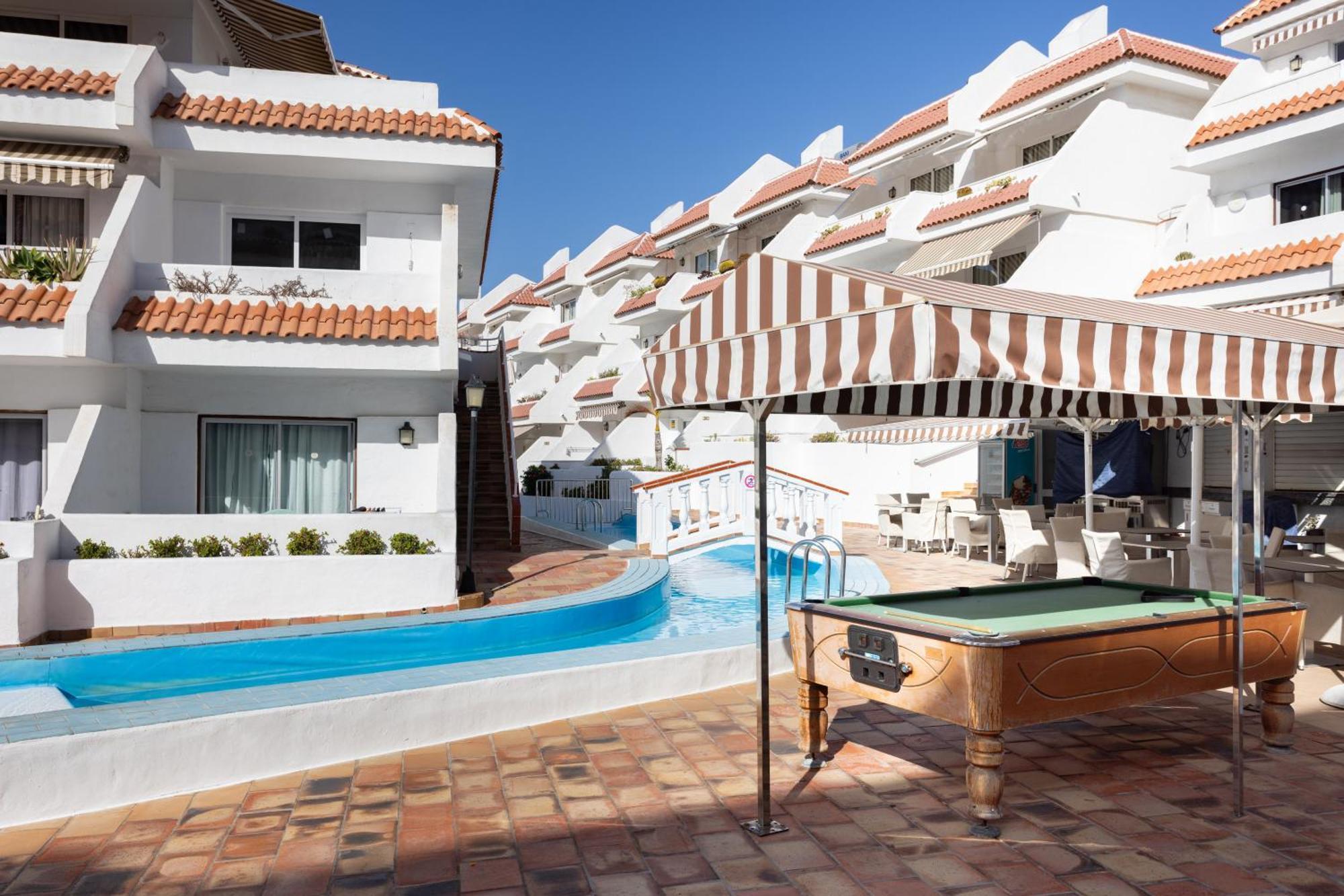 Home2book Vibrant Americas Apt, Pool Retreat *