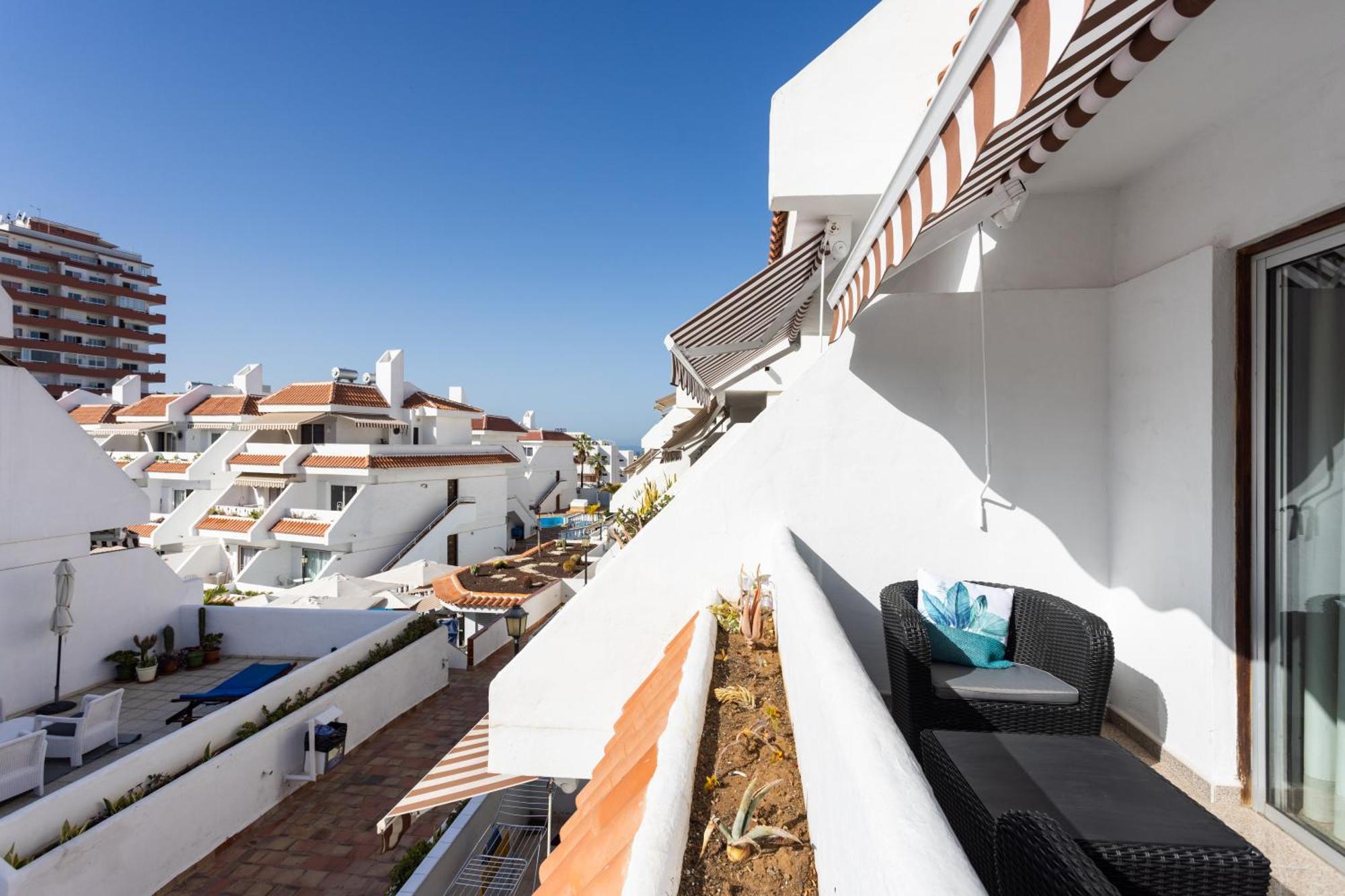 Home2book Vibrant Americas Apt, Pool Retreat * Arona (Tenerife)